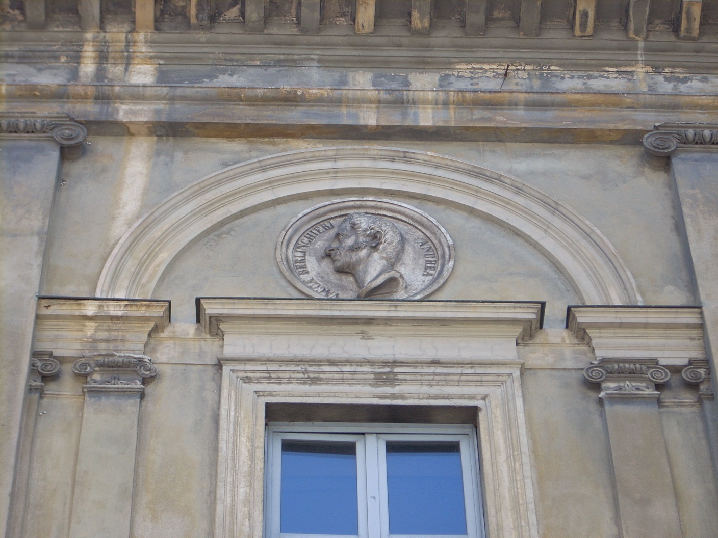 Andrea Vaccà Berlinghieri s bas-relief, Old Ospedale Maggiore, Vercelli. Italy - 01.JPG